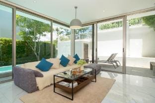 普吉岛雅海の夢4卧私人泳池花园别墅 Villa in Bangkok