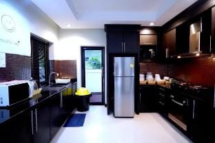 Pattaya Luxury 5 Bed Room Pool Villa - Fun Place Villa in Pattaya City