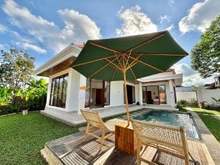 Marigold Villa: 2-Bedroom Villa with Private Pool Villa in Tampaksiring