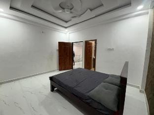 Silver Nest Farms 3BR Villa with Pool by Homeyhuts Villa in Hyderabad