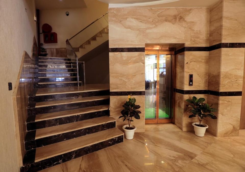 Hotel Chandrodaya Orchid - Near Banke Bihari Temple and Near Prem Mandir Hotel in Uttar Pradesh