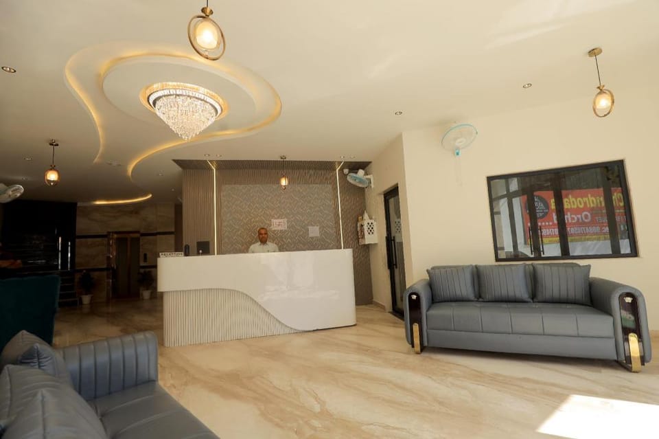Hotel Chandrodaya Orchid - Near Banke Bihari Temple and Near Prem Mandir Hotel in Uttar Pradesh