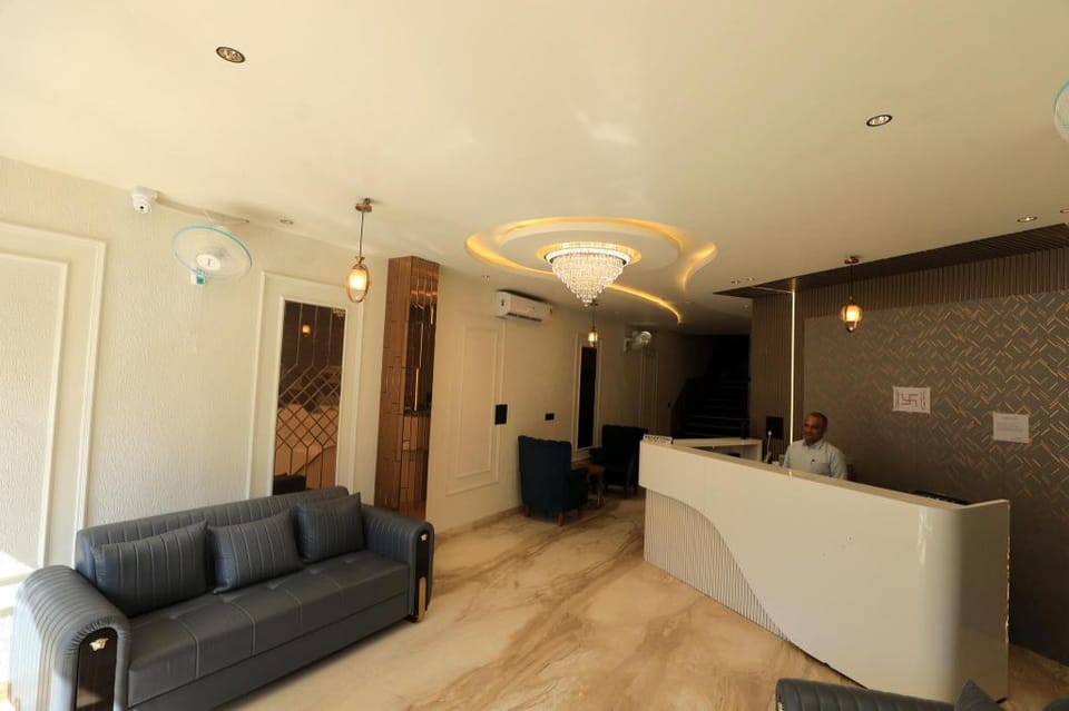 Hotel Chandrodaya Orchid - Near Banke Bihari Temple and Near Prem Mandir Hotel in Uttar Pradesh
