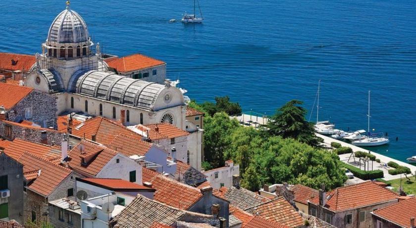 Villa Maria with Outdoor Pool - Five Bedroom Villa with Outdoor Pool Villa in Šibenik-Knin County, Croatia
