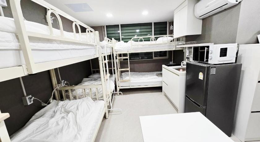 White Green Guesthouse Hotel in Seoul