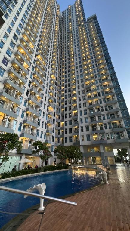Anderson Benson Staycation.id - Stay With Style Apartment in Surabaya