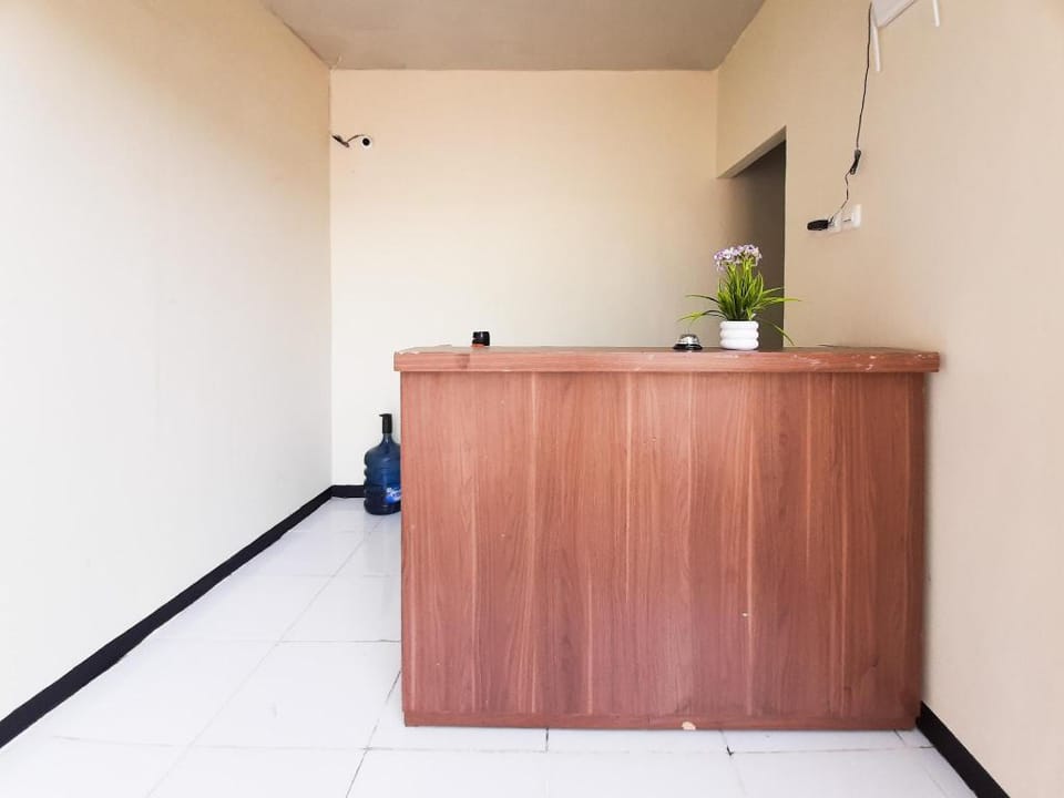 GO Homestay RedPartner near Alun-Alun Mojokerto Hotel in East Java