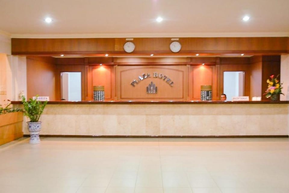 RedDoorz Plus @ Plaza Hotel Tanjung Pinang Hotel in Riau Islands, Indonesia