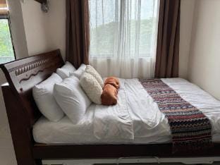 Dainty Den LF508 | Comfy & Chic Home Near EK Apartment in Santa Rosa