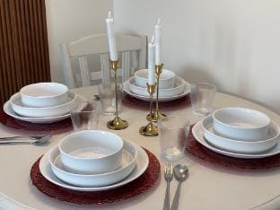 Dainty Den LS217/ Chic & Relaxing Stay Near EK Apartment in Santa Rosa