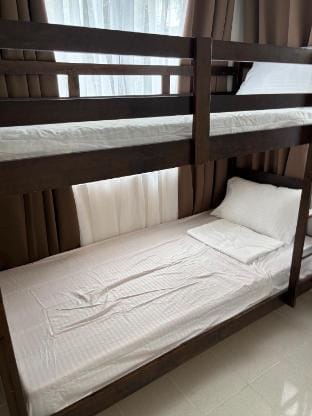 Dainty Den LS217/ Chic & Relaxing Stay Near EK Apartment in Santa Rosa