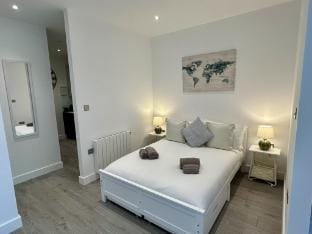 5 Aviv Place Apartment in Runnymede District