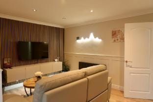 Modern, Spacious Home Near Manchester - Perfect for Families group Apartment in Manchester