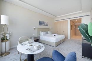Palm Jumeirah Sleeps 2 with Amazing Sea Views Apartment in Dubai