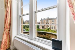Peaceful & Pretty Clifton Apartment Apartment in Bristol