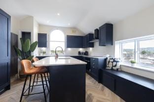 Stunning 4 Bedroom Top Floor Apartment Close to Cheltenham  Apartment in Cheltenham