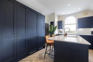 Stunning 4 Bedroom Top Floor Apartment Close to Cheltenham  Apartment in Cheltenham