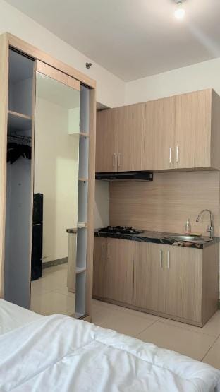 Anderson & Benson Suite By staycation.id PTC 837A Apartment in Surabaya