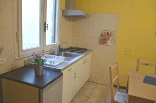 Large (8+) in the center near Duomo and station Apartment in Florence
