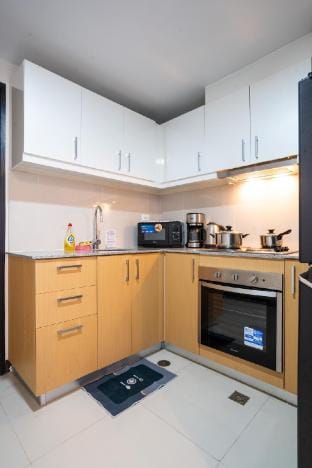 Uptown Parksuites Spacious 2.5BR  Uptown Mall Apartment in Makati