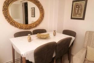 3+1 , historical elevator,  warm house next to sea Apartment in Izmir