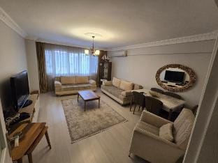 3+1 , historical elevator,  warm house next to sea Apartment in Izmir