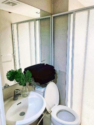 Beachview BigCut Unit Apartment in Paranaque