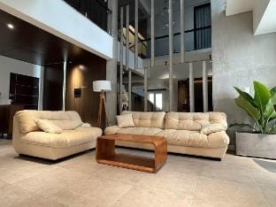 Chic 3BR Penhouse – Phu My Hung D7 Apartment in Ho Chi Minh City