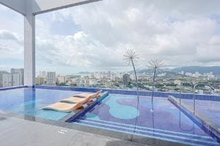 22 Macalisterz by Nexx Field Apartment in George Town