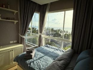 The Patio 2 bedrooms beach front Apartment in Chon Buri Changwat