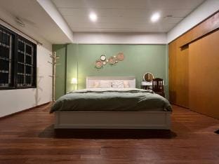 Kingbed ,rftop ,near train station , shared bath Apartment in Chiang Mai