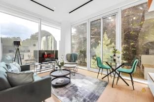 Luxury 2-Bed • Gym, Games, Cinema & Free Parking Apartment in Brentford