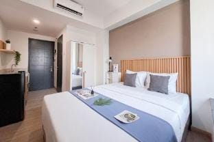 Studio near Binus at Collins Boulevard By Travelio Apartment in West Java