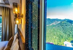 Snowdrop 3BR-SF |Mussoorie Mall Road by Homeyhuts Apartment in Uttarakhand