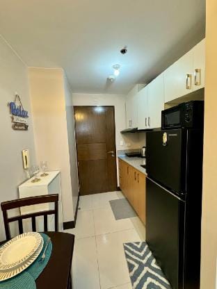 Entire Studio For 3-5 Guests Cubao QC Furnished Apartment in Pasig