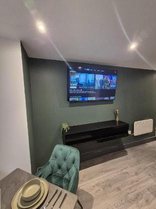 The Cotswold Escape Apartment in Bradford