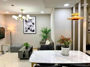 căn hộ 3 phòng 4 giường giá tốt Quận 1 Apartment in Ho Chi Minh City