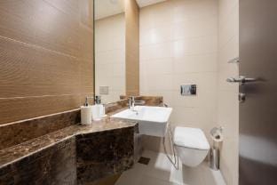 Dubai Marina sleeps 3 Very Close to the Beach Apartment in Dubai