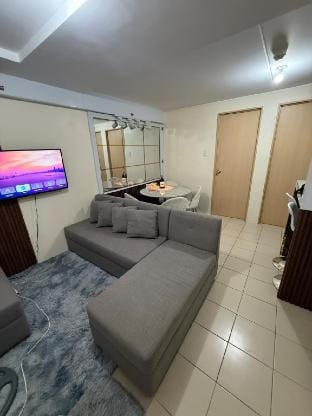 Comfy Staycation - Pasig Apartment in Pasig