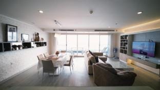 Sunset Balcony - 3BR Panoramic Sea View Suite Apartment in Pattaya City