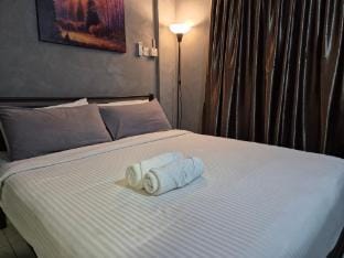 2-5pax GFloor BEACHFRONT WATERSPORT POOL BBQ  Apartment in Port Dickson