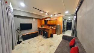 10pax GFloor 2R2B BEACHFRONT WATERSPORT POOL BBQ Apartment in Port Dickson