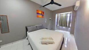 10pax BAYU BEACH RESORT WATERSPORT POOL BBQ Apartment in Port Dickson
