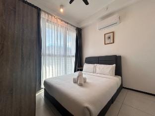 SeaView ( Family Suite ) @ Urban Suites Apartment in George Town