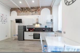 Modern Apartment in Via Carloni by Wonderful Italy Apartment in Como