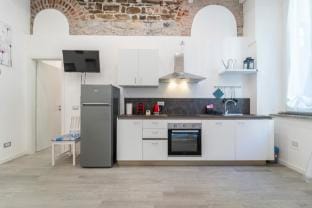 Modern Apartment in Via Carloni by Wonderful Italy Apartment in Como