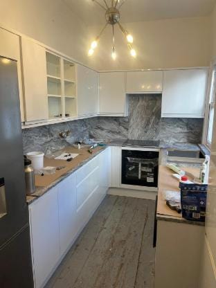 Spacious 2 Bed Apartment in Addlestone Apartment in Runnymede District