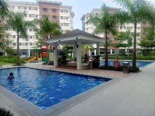 HappyStays C: 300mbps |65"TV w/ NFLX, Disney| Loft Apartment in Calabarzon
