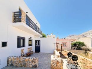 Family Maria - Sunset Views Over Kalymnos Apartment in Kalymnos