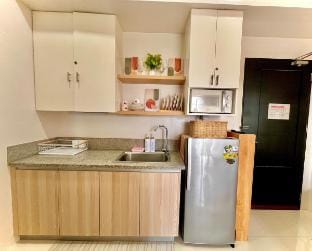 Iloilo Golden houR Getaway | WV Towers Condo Apartment in Iloilo City